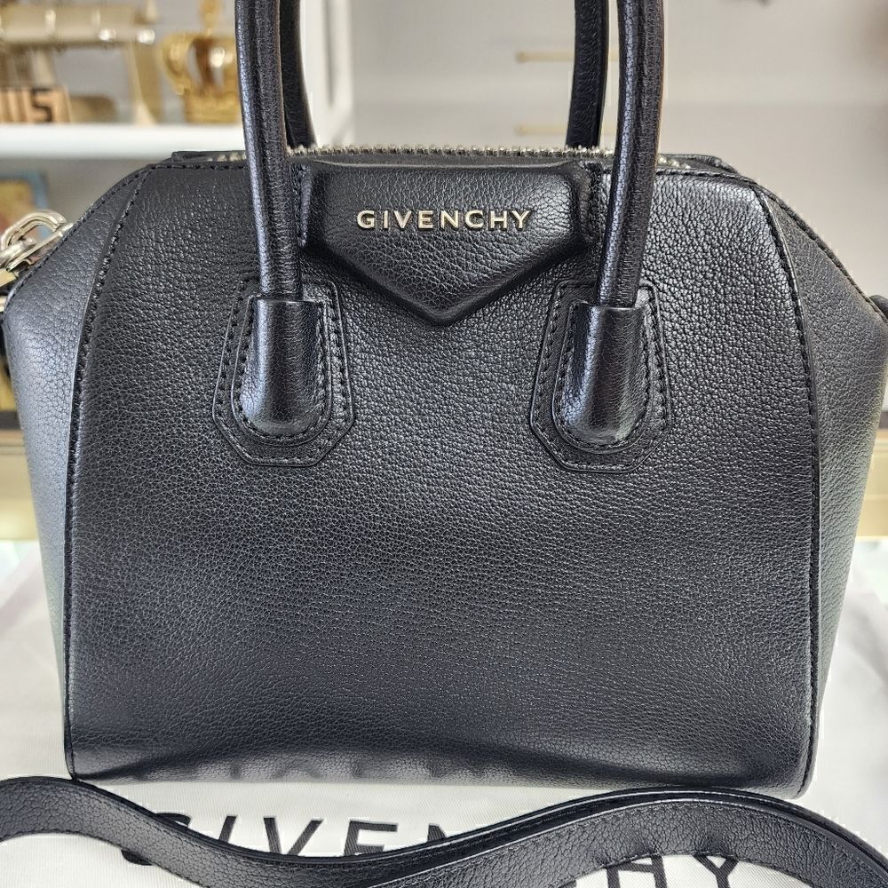 NWT Givenchy Antigona Black Leather Crossbody Handbag - Picture 2 of 11